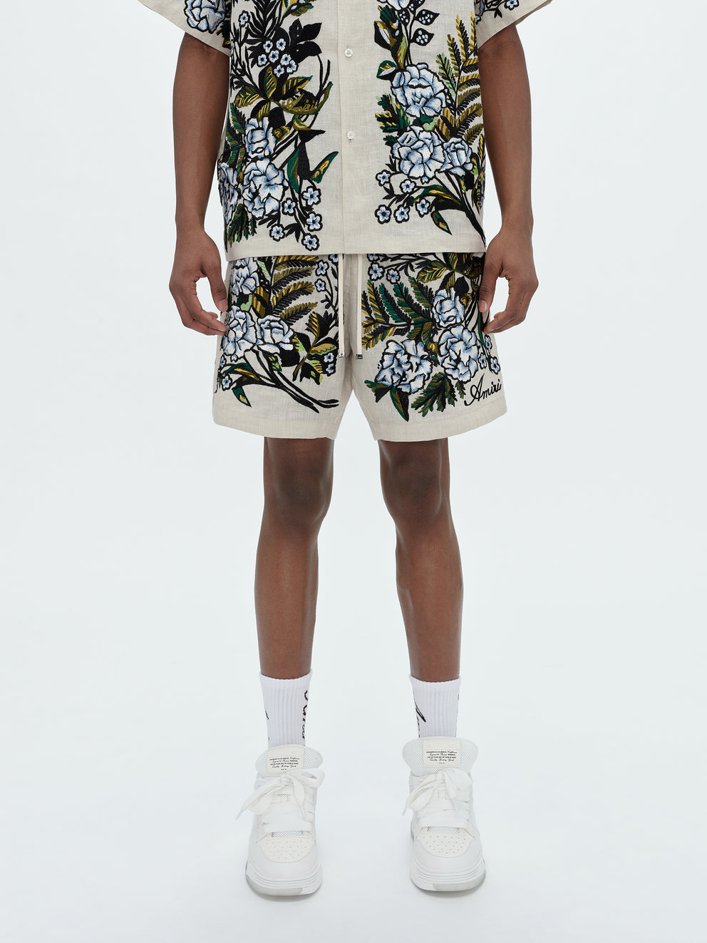 Alabaster Amiri EMBRODIERED FLORAL SHORT | 095314-JSG