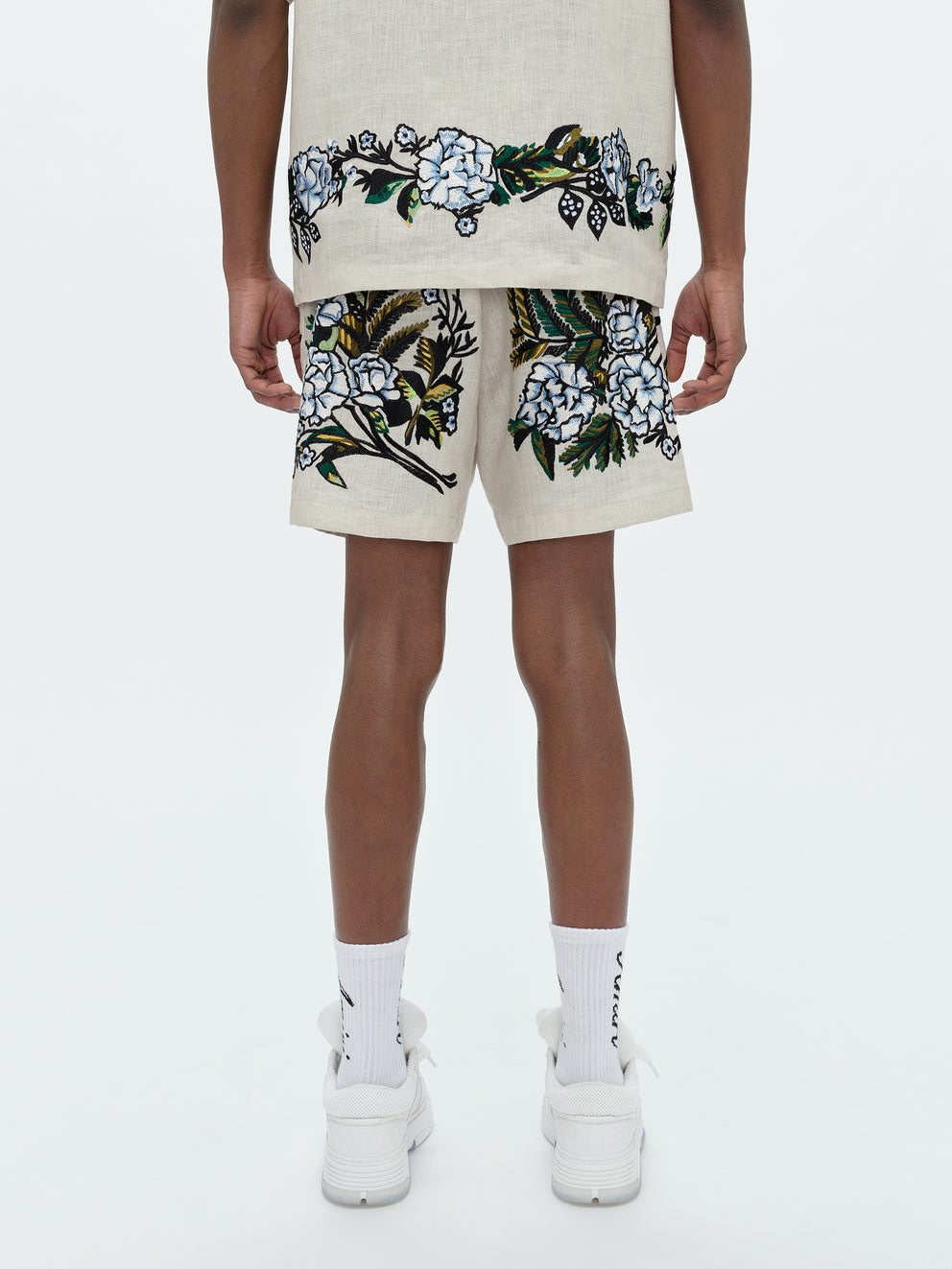 Alabaster Amiri EMBRODIERED FLORAL SHORT | 095314-JSG