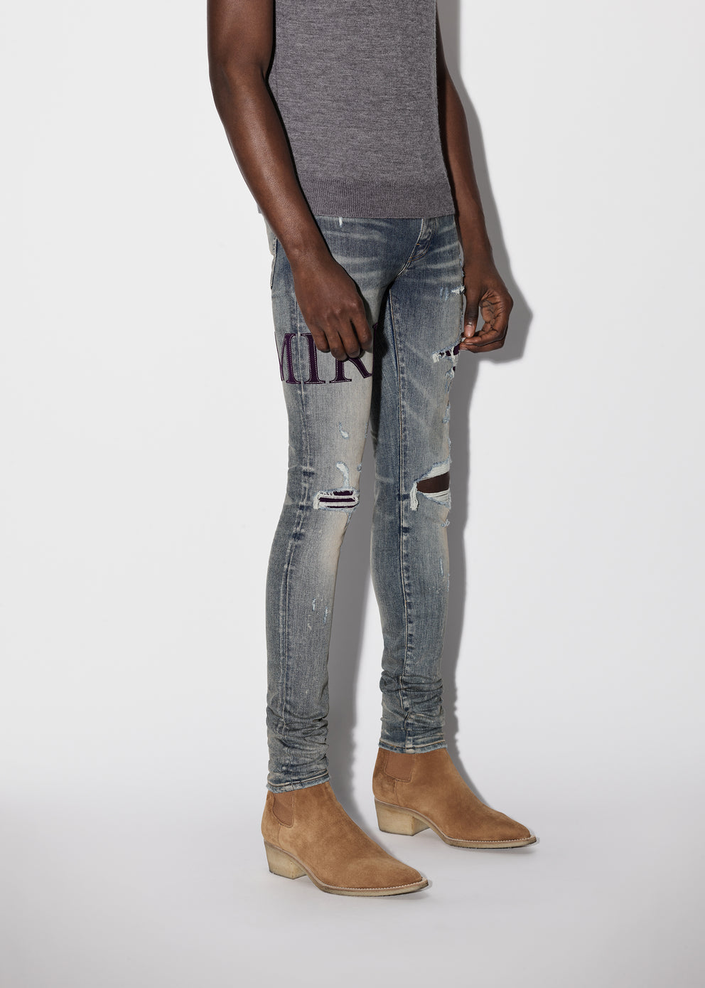 Clay Indigo Amiri SERIF LOGO JEAN | 150834-AMZ