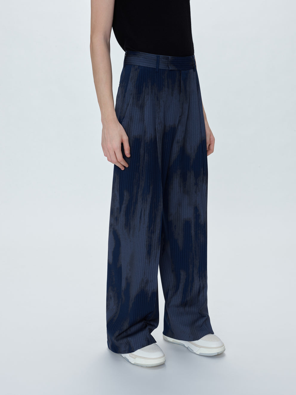 Navy Amiri PINSTRIPE DOUBLE PLEATED TROUSERS | 764325-LTR