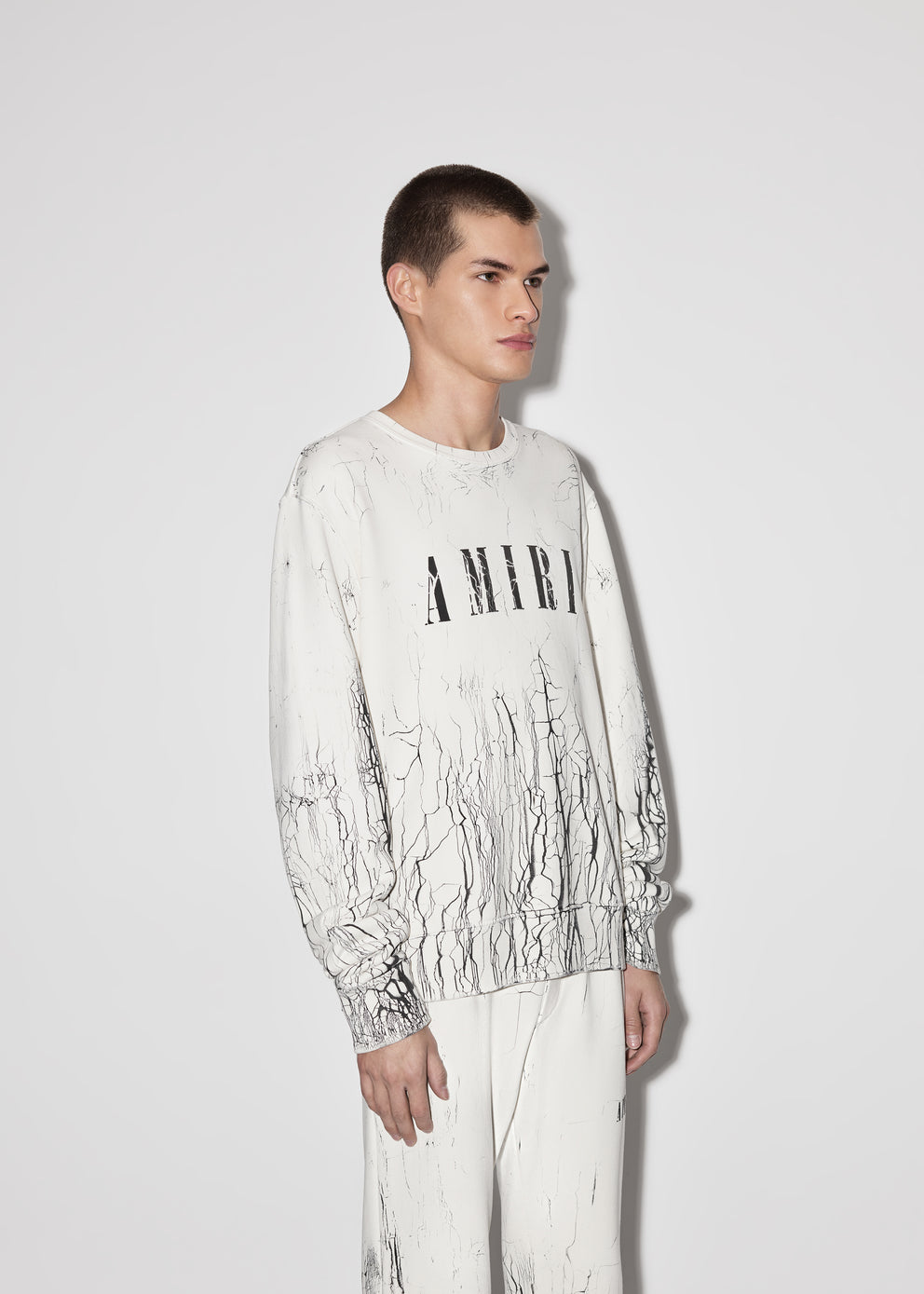 White Amiri CRACKED DYE CORE LOGO CREWNECK | 138794-DJL