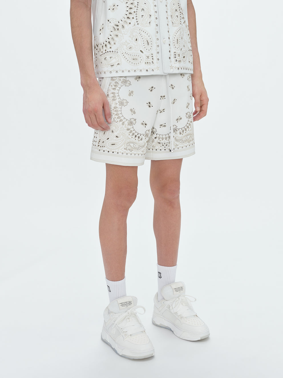 White Amiri LEATHER BANDANA SHORT | 412537-WVM